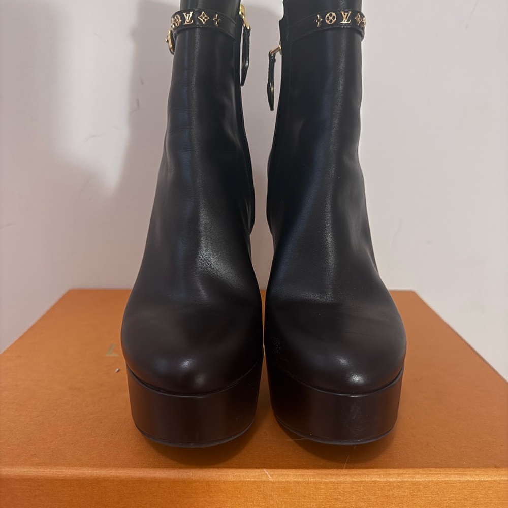 Louis Vuitton Calfskin Monogram Afterglow Platform Ankle Boots 37 - Picture 8 of 8